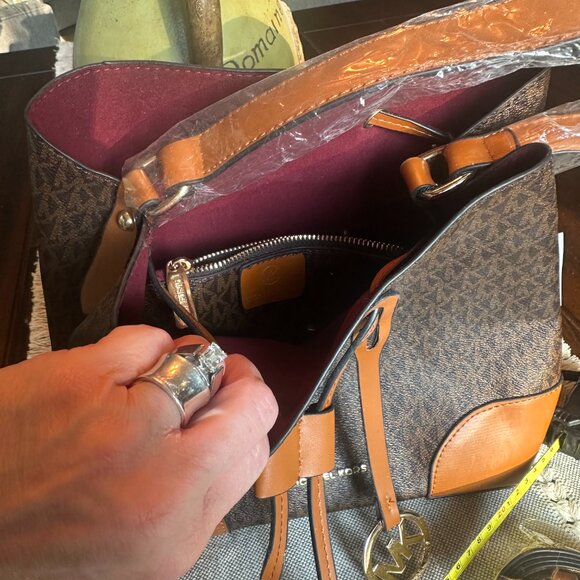 BRAND NEW WITH TAGS MK LEATHER BROWN DRAWSTRING BUCKET BAG - Picture 6 of 10